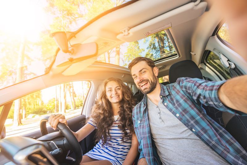 honeymoon-couple-in-kerala