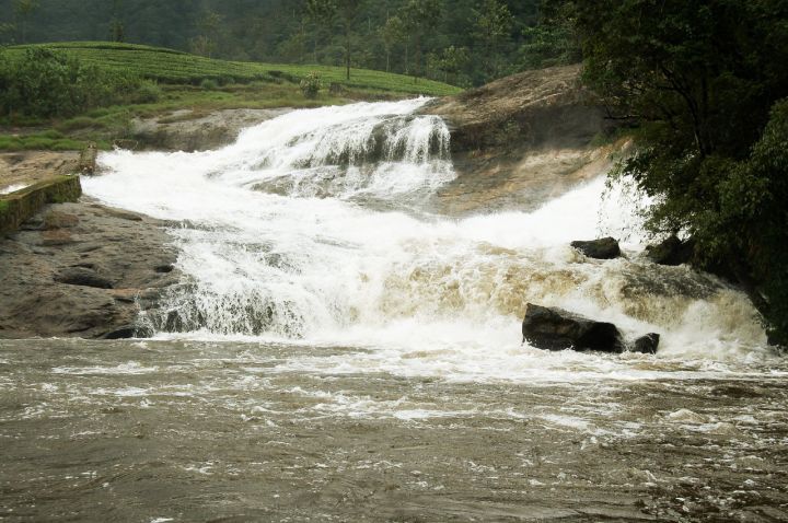 pallivasal-falls-munnar