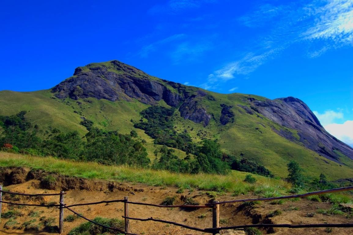 Anamudi-peak-munnar (1)