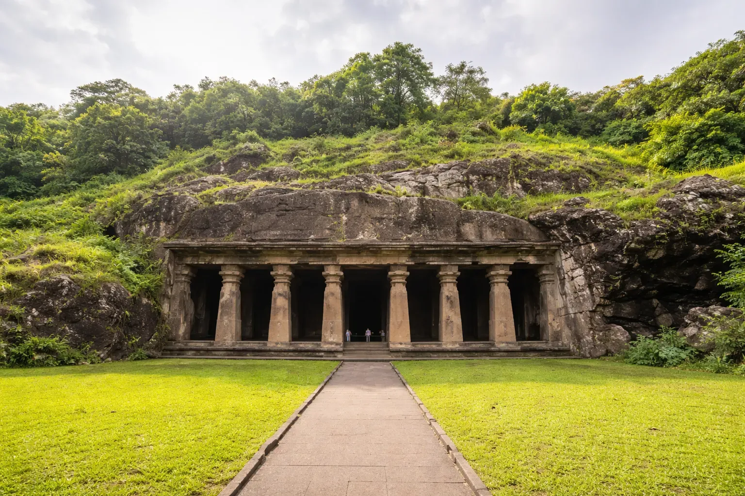 elephanta-caves.webp